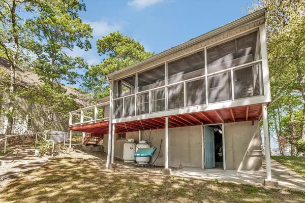 40 Lakeview Boulevard, Plymouth, MA 02360