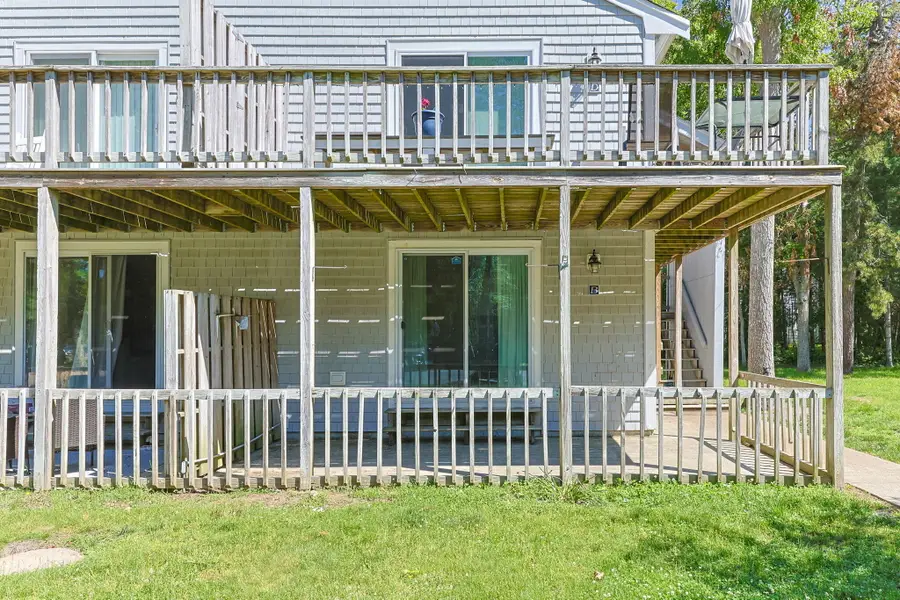 70 Cape Drive #APT 8B, Mashpee, MA 02649 - #2