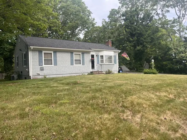 113 Fawcett Lane, Hyannis, MA 02601