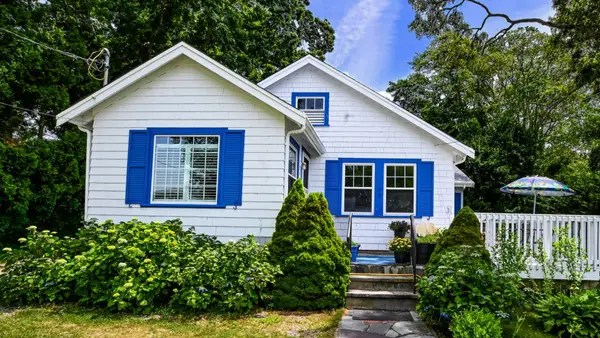 5 Hamlin Avenue, Falmouth, MA 02540