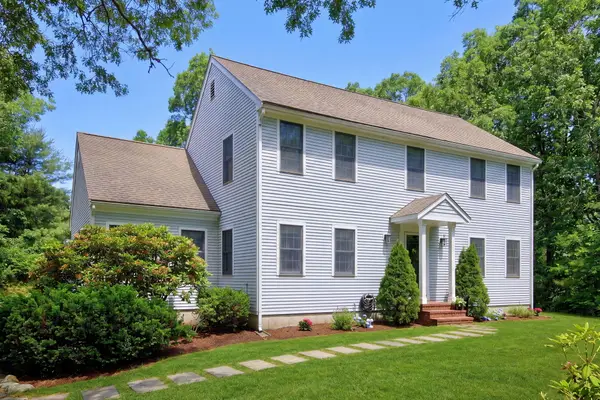 2 Harpers Hollow, East Sandwich, MA 02537