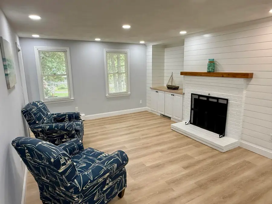 4 Andrew Road, Sagamore Beach, MA 02562 - #3
