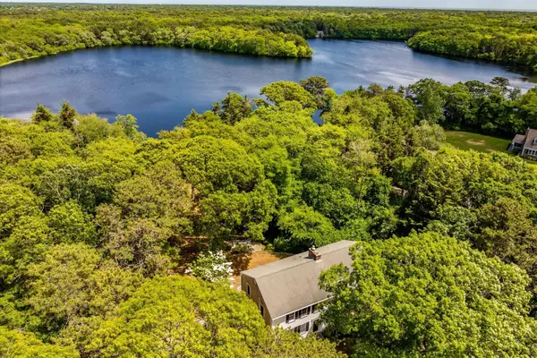 8 Winstons Path, South Dennis, MA 02660