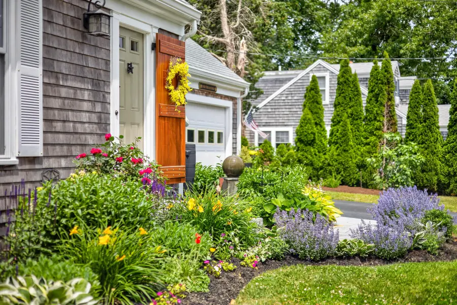 25 Gingerbread Lane, Yarmouth Port, MA 02675 - #3