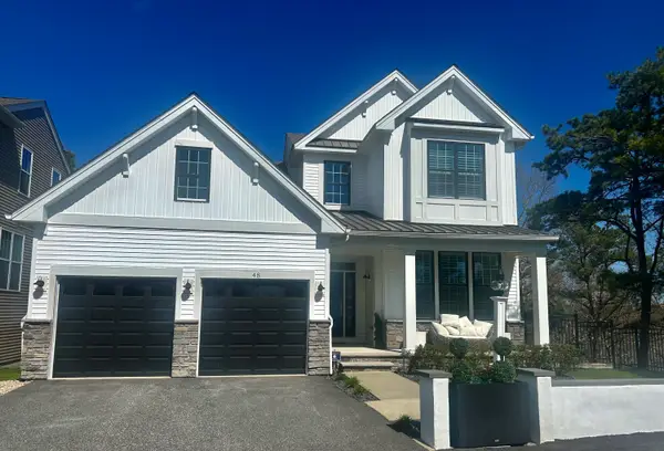 48 Briarwood, Plymouth, MA 02360