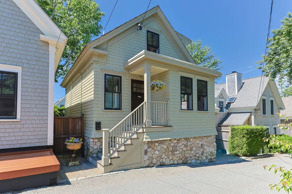 24 Cottage Street, Provincetown, MA 02657 - #1