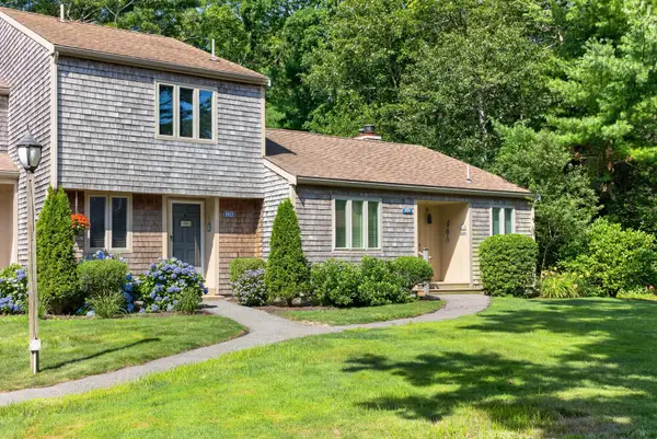 90 Forest Glade #UNIT 90, Teaticket, MA 02536