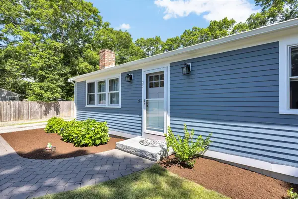 25 Nancy Lane, Hyannis, MA 02601