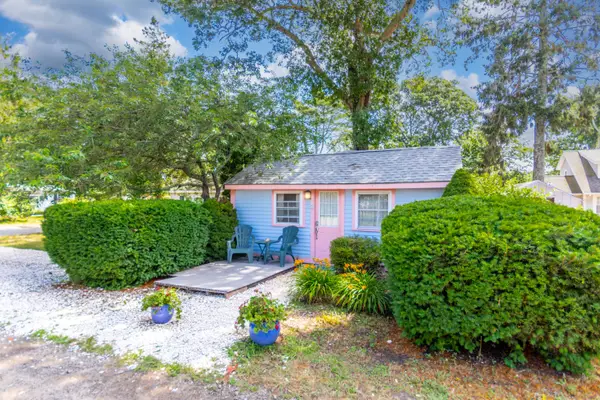 9 Bells Neck Road #APT 5, West Harwich, MA 02671
