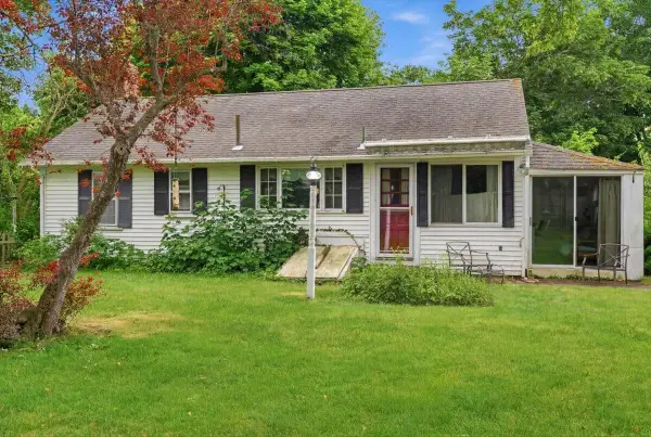 127 Pine Avenue, Hyannis, MA 02601