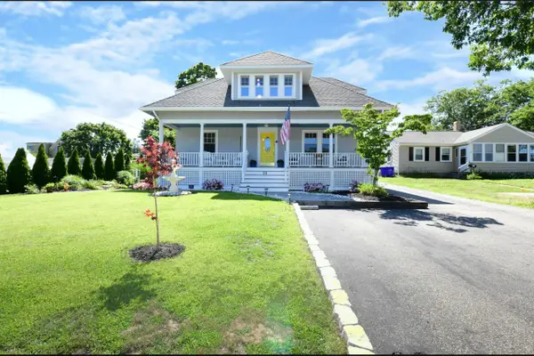 29 Lafayette Avenue, Buzzards Bay, MA 02532