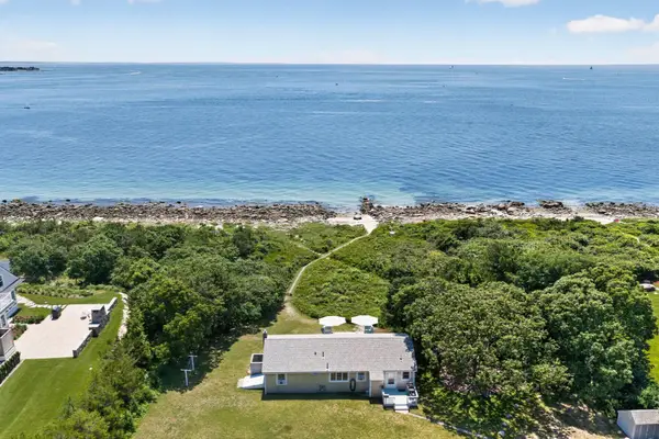7 Gull Lane, Cataumet, MA 02534