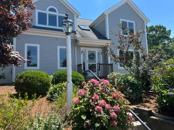 24 Bluff Avenue, Mashpee, MA 02649