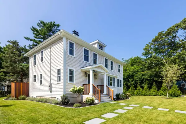 5 Pine Tree Lane, Vineyard Haven, MA 02568