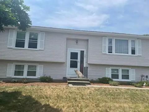 77 Delta Street, Hyannis, MA 02601