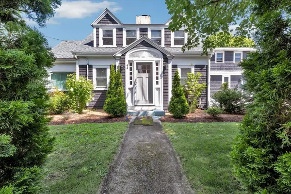 44 Maple Avenue, Hyannis, MA 02601