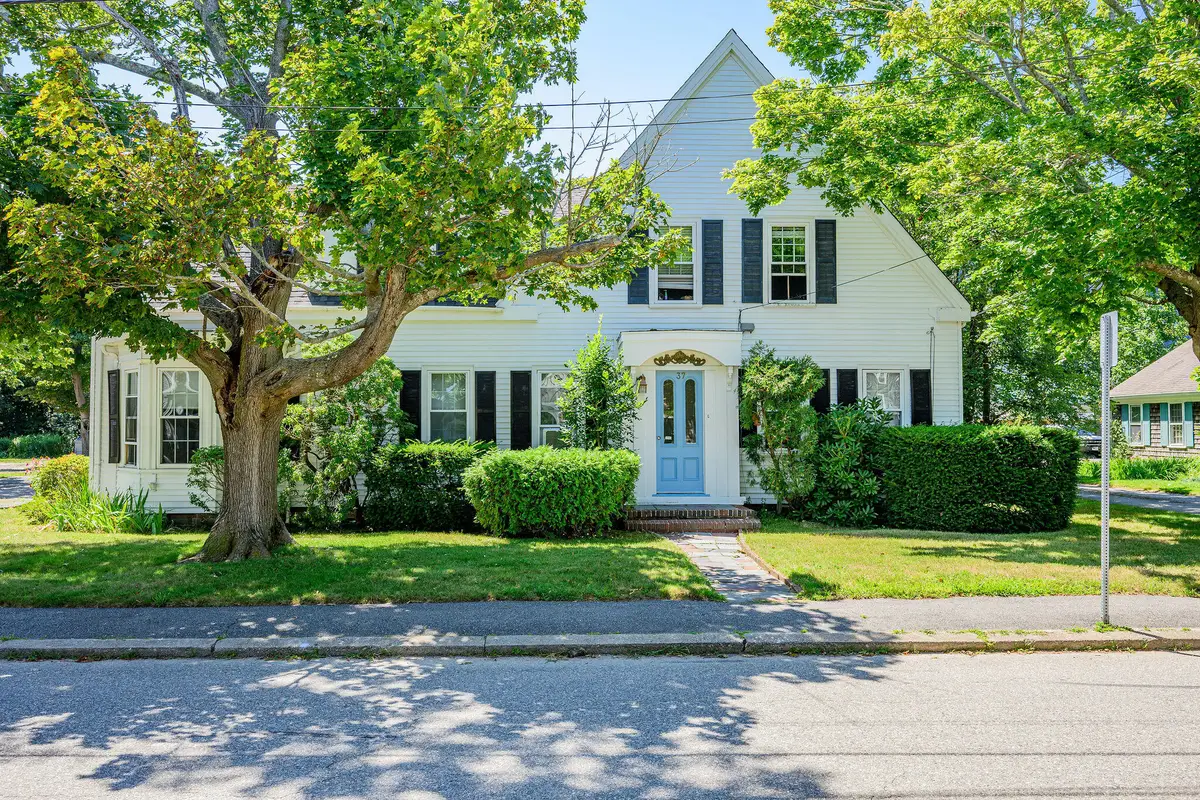 37 School Street, Hyannis, MA 02601 - #1
