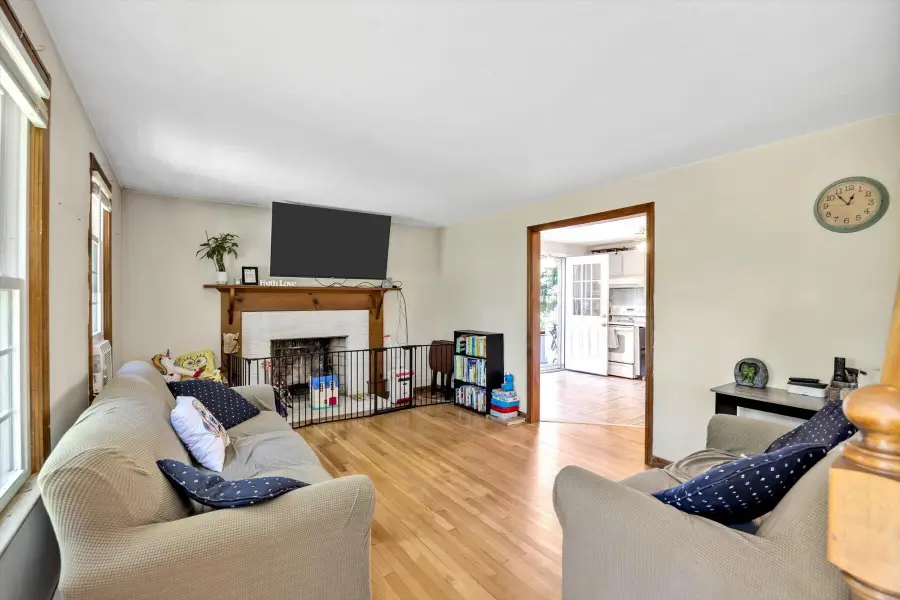 27 Oregon Road, Mashpee, MA 02649 - #3