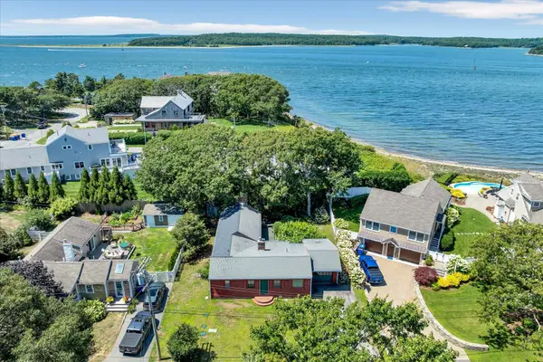 46 Wianno Road, Buzzards Bay, MA 02532