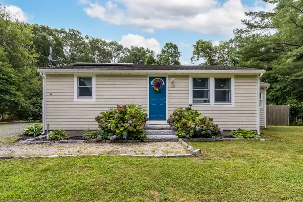23 Highview Avenue, Mashpee, MA 02649