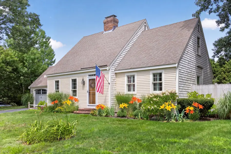 10 S Bray Farm Road, Yarmouth Port, MA 02675 - #2