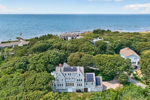 129 Racing Beach Avenue, Falmouth, MA 02540