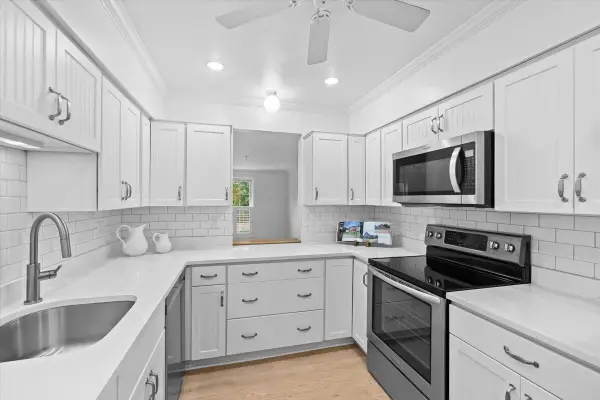 3512 Main Street #APT 3, Barnstable, MA 02630