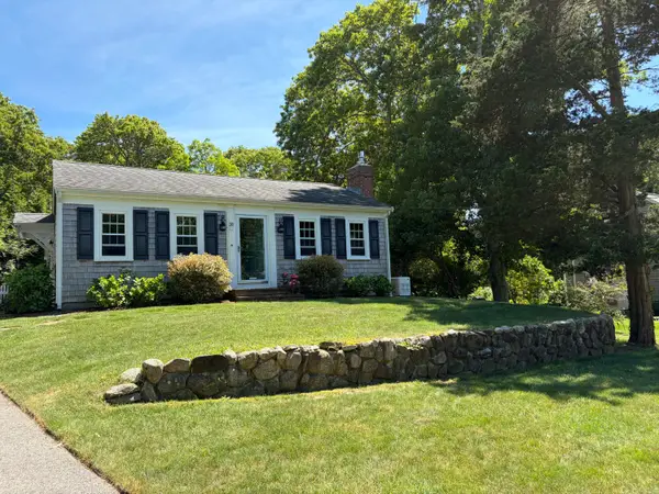 31 Garrison Road, Falmouth, MA 02540