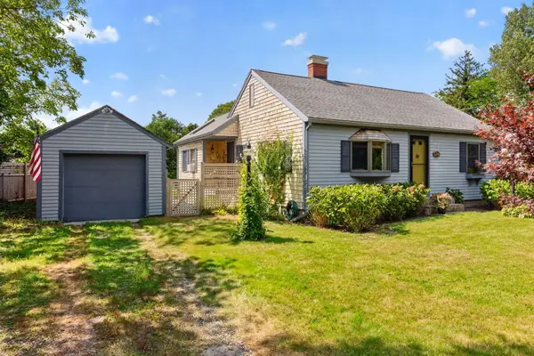 1210 County Road, Cataumet, MA 02534