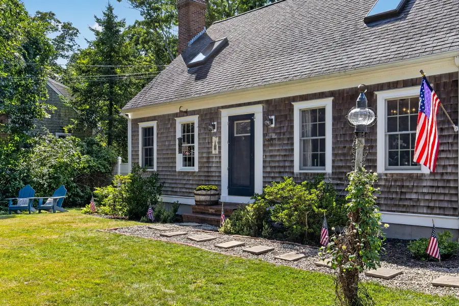 11 Burbank Street, Sandwich, MA 02563 - #3