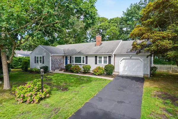 8 Gold Finch Lane, East Dennis, MA 02660