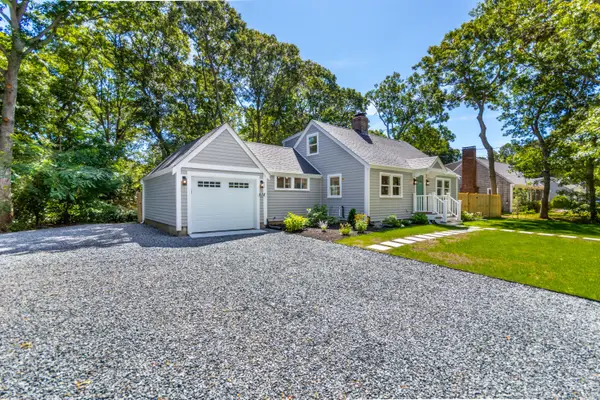 888 Phinneys Lane, Centerville, MA 02632