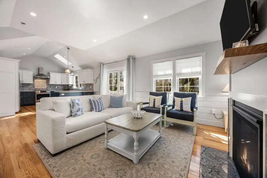 16 Second Avenue #4, Osterville, MA 02655 - #2