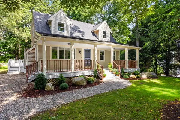 31 Katy Hatchs Road, Falmouth, MA 02540