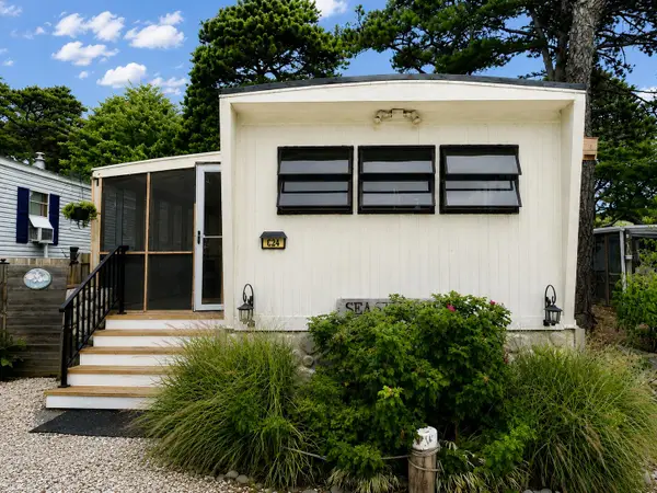 210 West Road #C-24, Wellfleet, MA 02667