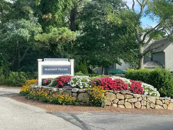 33 Landmark Avenue #UNIT 33, Mashpee, MA 02649