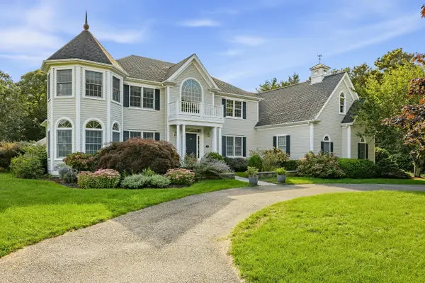 40 Spinnaker Lane, Harwich Port, MA 02646