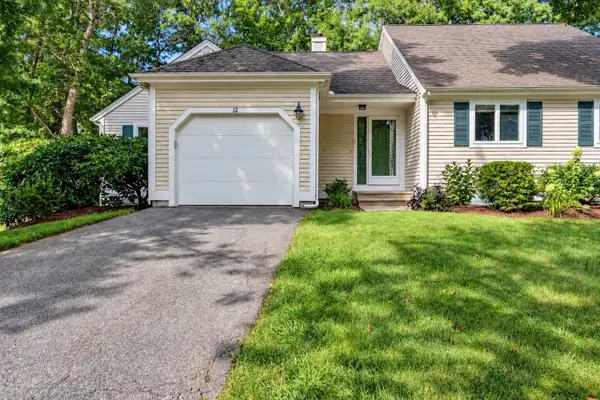 12 Pga Lane, Mashpee, MA 02649