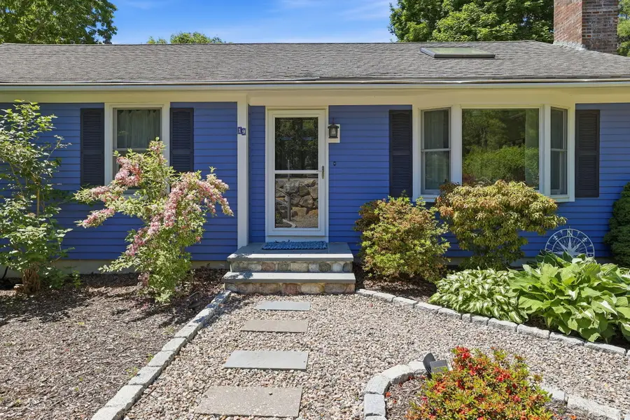 19 Ivest Circle, East Falmouth, MA 02536 - #2