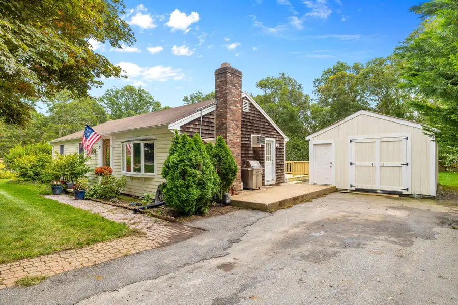 19 Essex Road, Mashpee, MA 02649 - #3