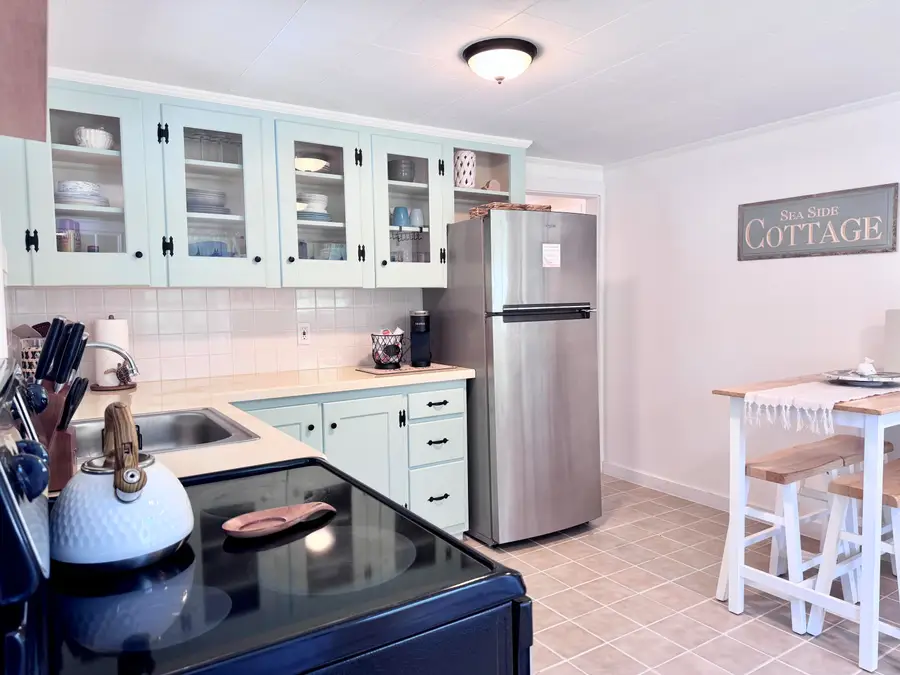 42 Vineyard Avenue, Hyannis, MA 02601 - #3