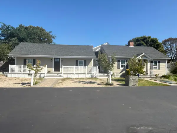 10 Stuart Street, Hyannis, MA 02601