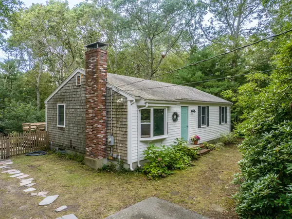 666 Boxberry Hill Road, Hatchville, MA 02536