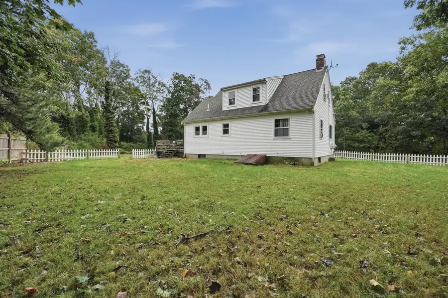 19 Louise Lane, East Falmouth, MA 02536 - #2