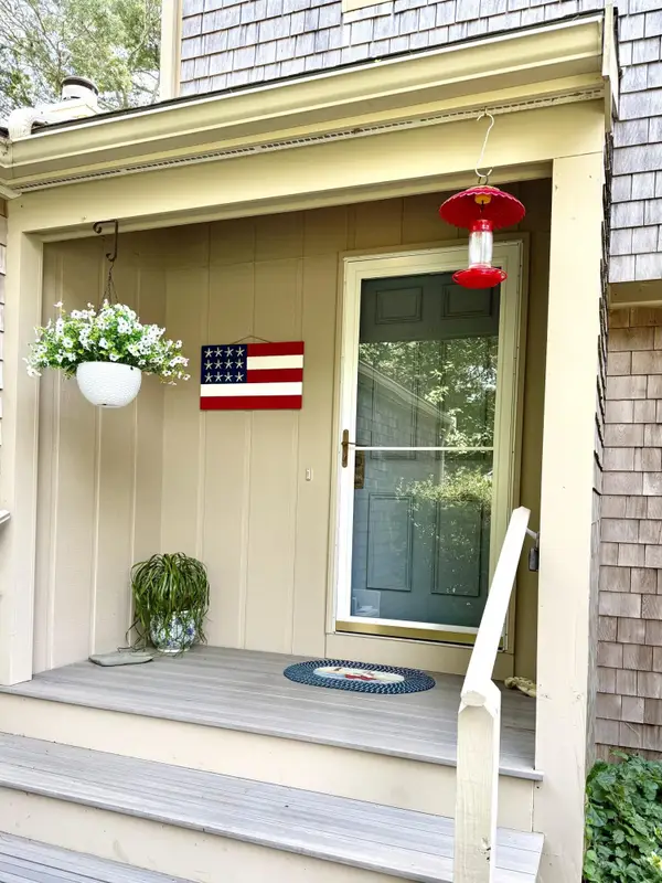94 Forest Glade, Teaticket, MA 02536