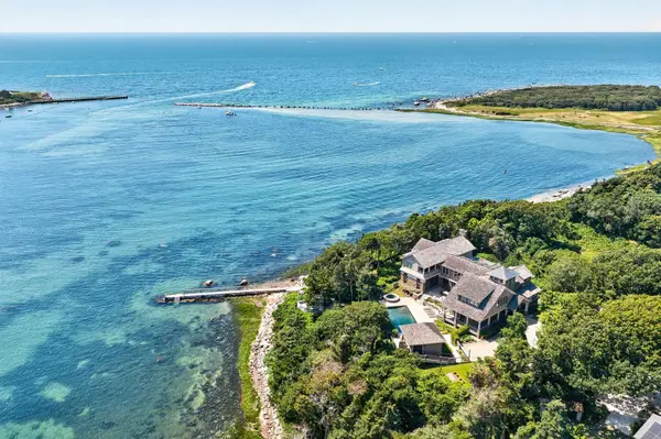 26 Greycourt Lane, West Falmouth, MA 02540