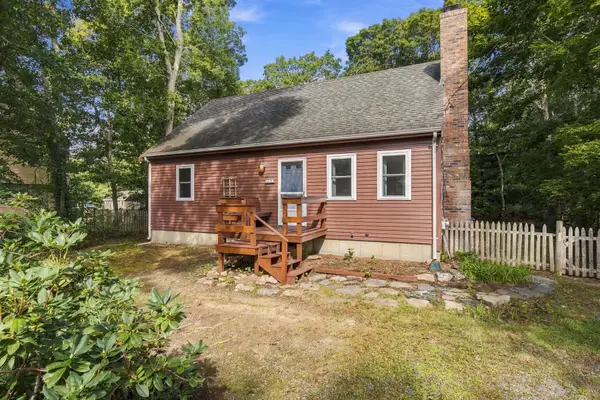 35 Pinecrest Beach Drive, Falmouth, MA 02540