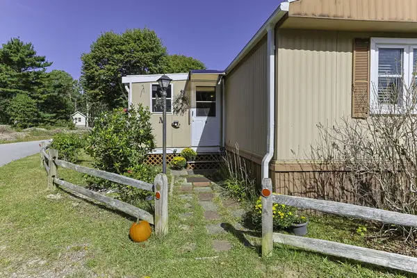 2 5th Avenue #2, Bourne, MA 02532