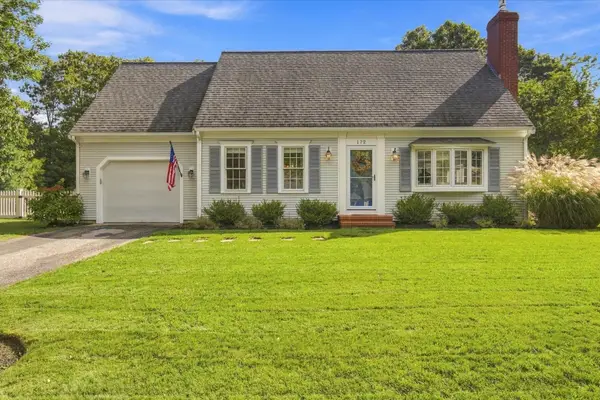 172 Oxford Drive, Cotuit, MA 02635