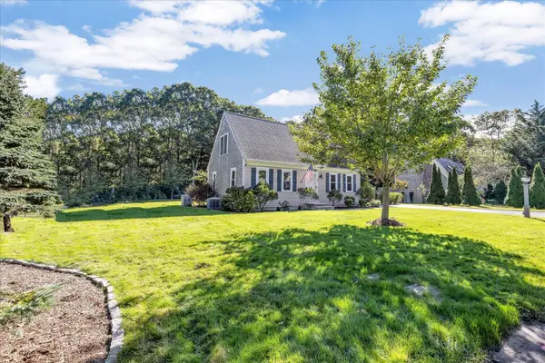 87 Seabrook Drive, Teaticket, MA 02536